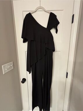 Elegant One-Shoulder Black Jumpsuit